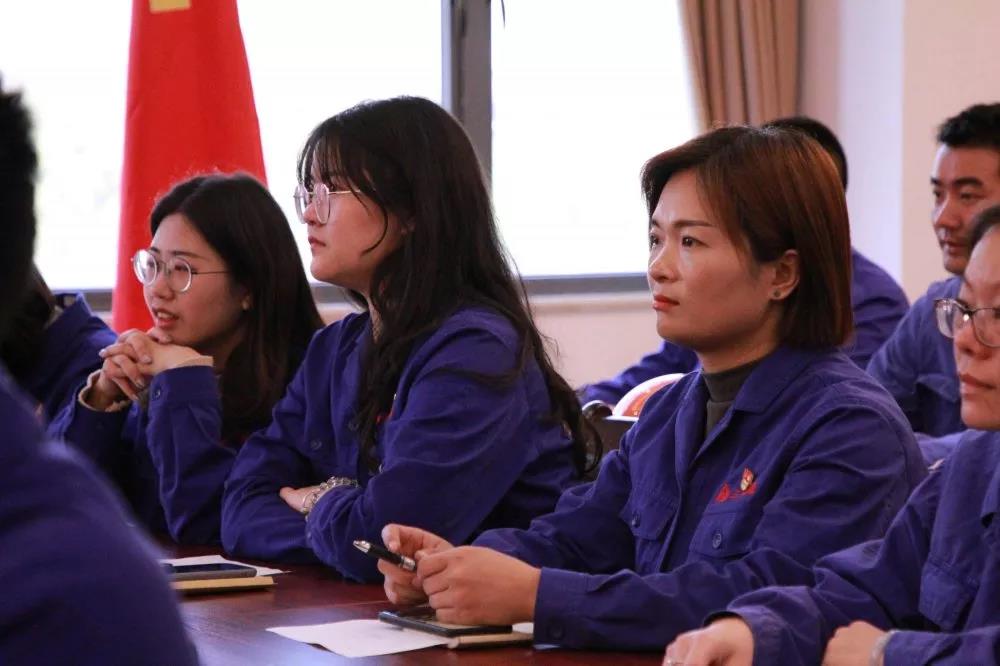 黨員立潮頭，領(lǐng)跑當(dāng)先鋒之十八｜楊梅玲：巾幗綻芳華