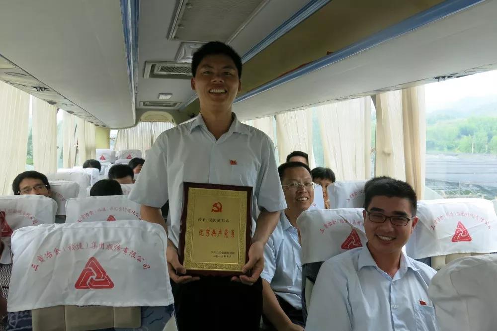 黨員立潮頭，領(lǐng)跑當(dāng)先鋒之三十一｜吳長(zhǎng)錫：車(chē)間走出來(lái)的領(lǐng)航者